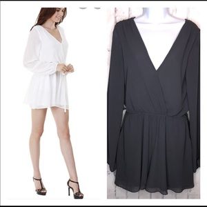 NEW Naked Zebra gray blue long sleeves romper. Med